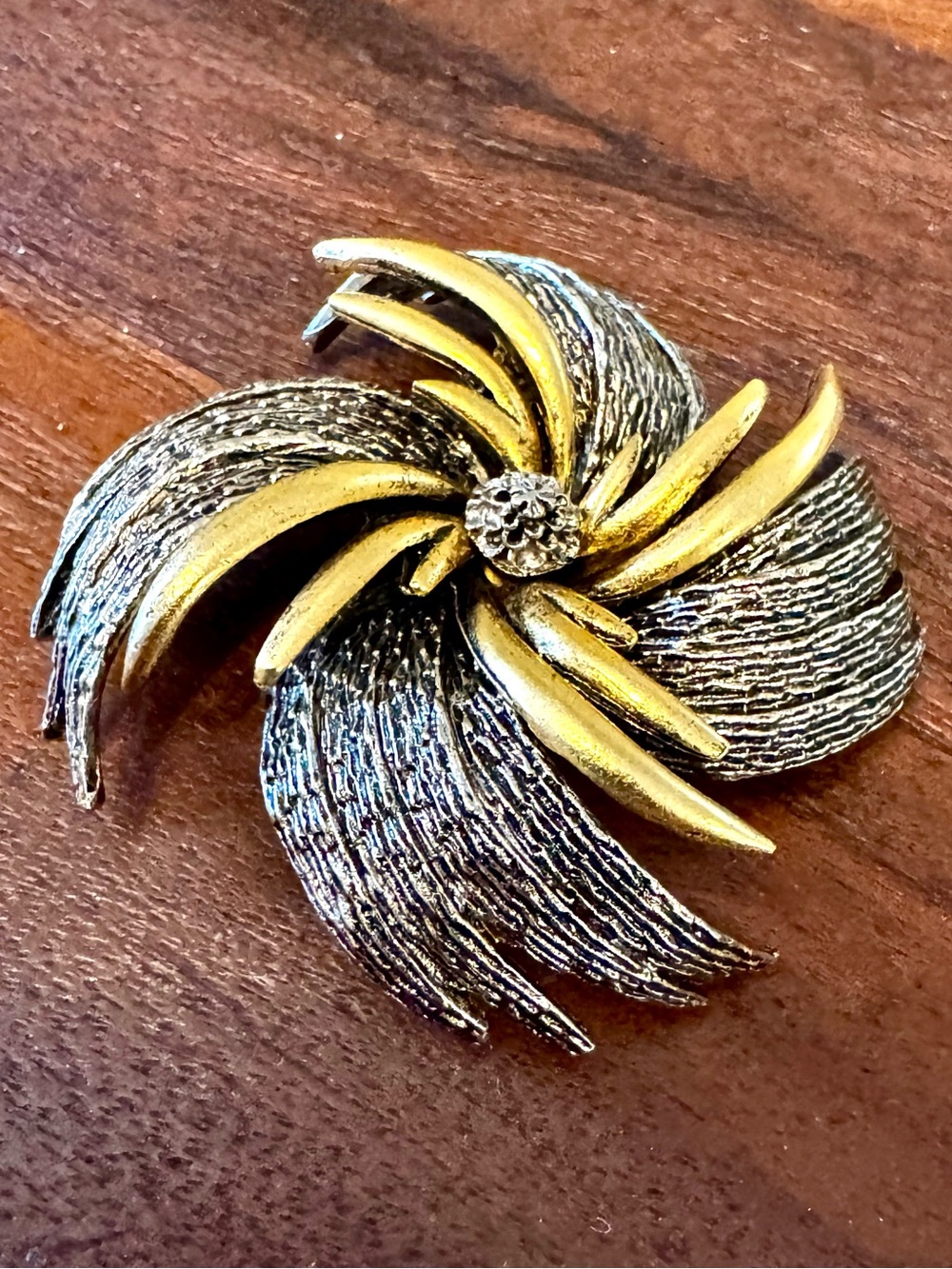 Vintage ART Signed Sunburst Flower Leaf Two-Tone Brooch Arthur Pepper MCM